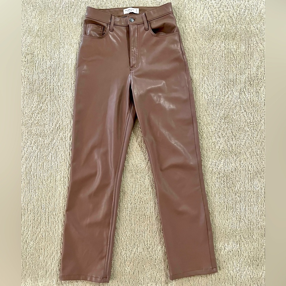 Abercrombie & Fitch 90’s Straight Ultra High Rise sz 27